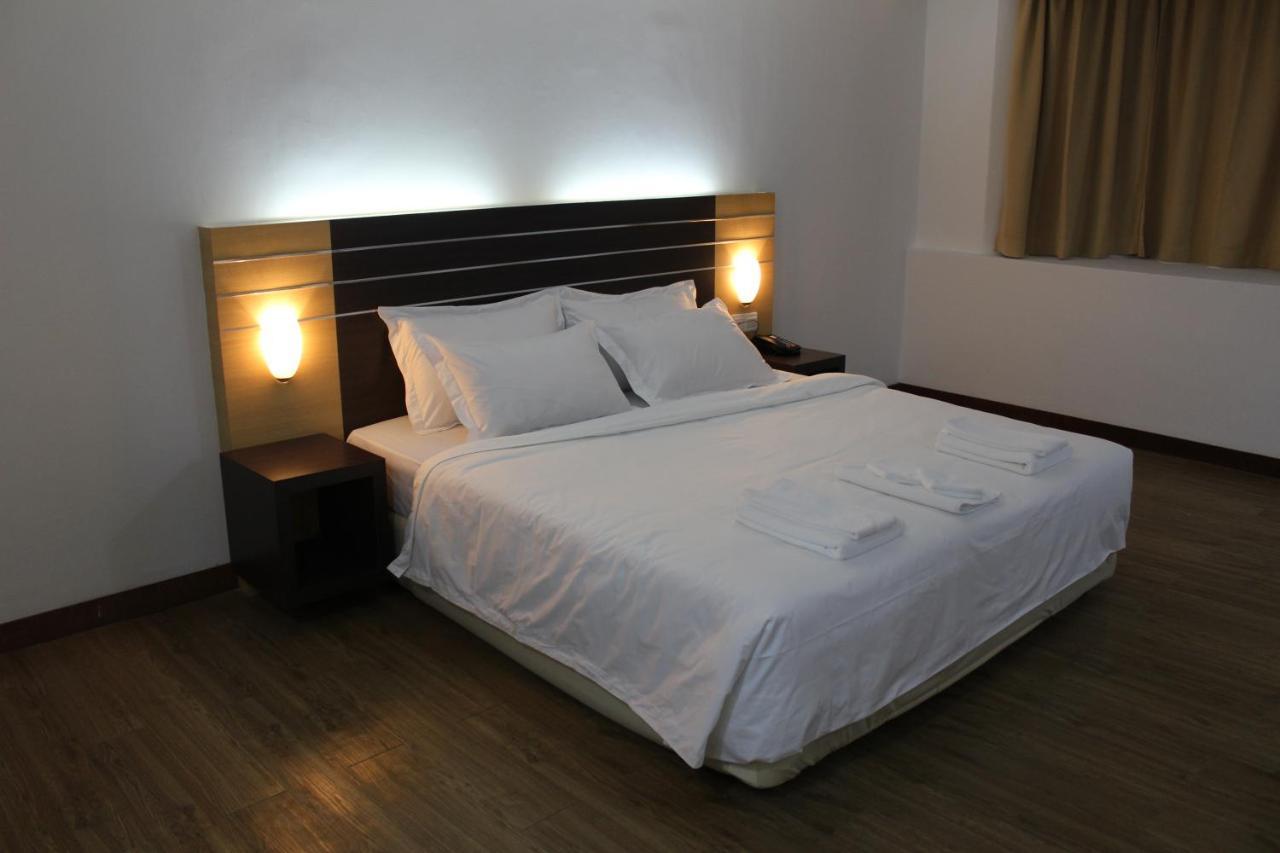Sara Hotel Labuan Exterior photo