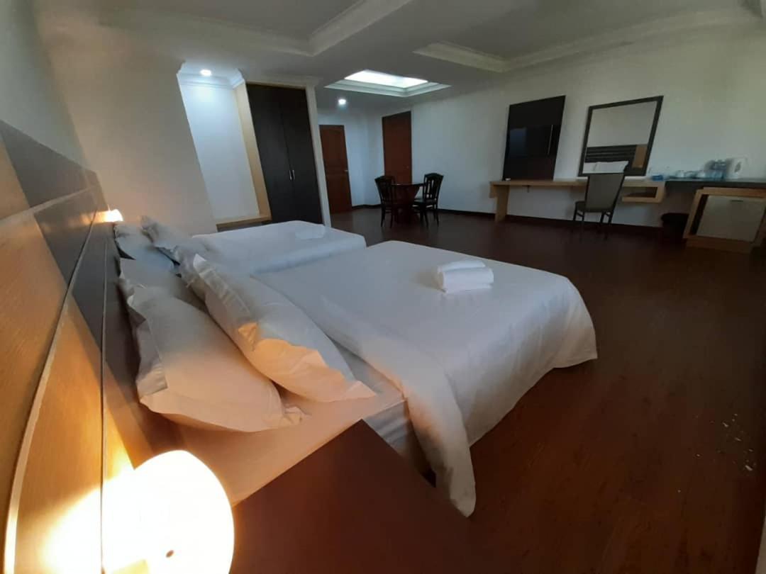 Sara Hotel Labuan Exterior photo